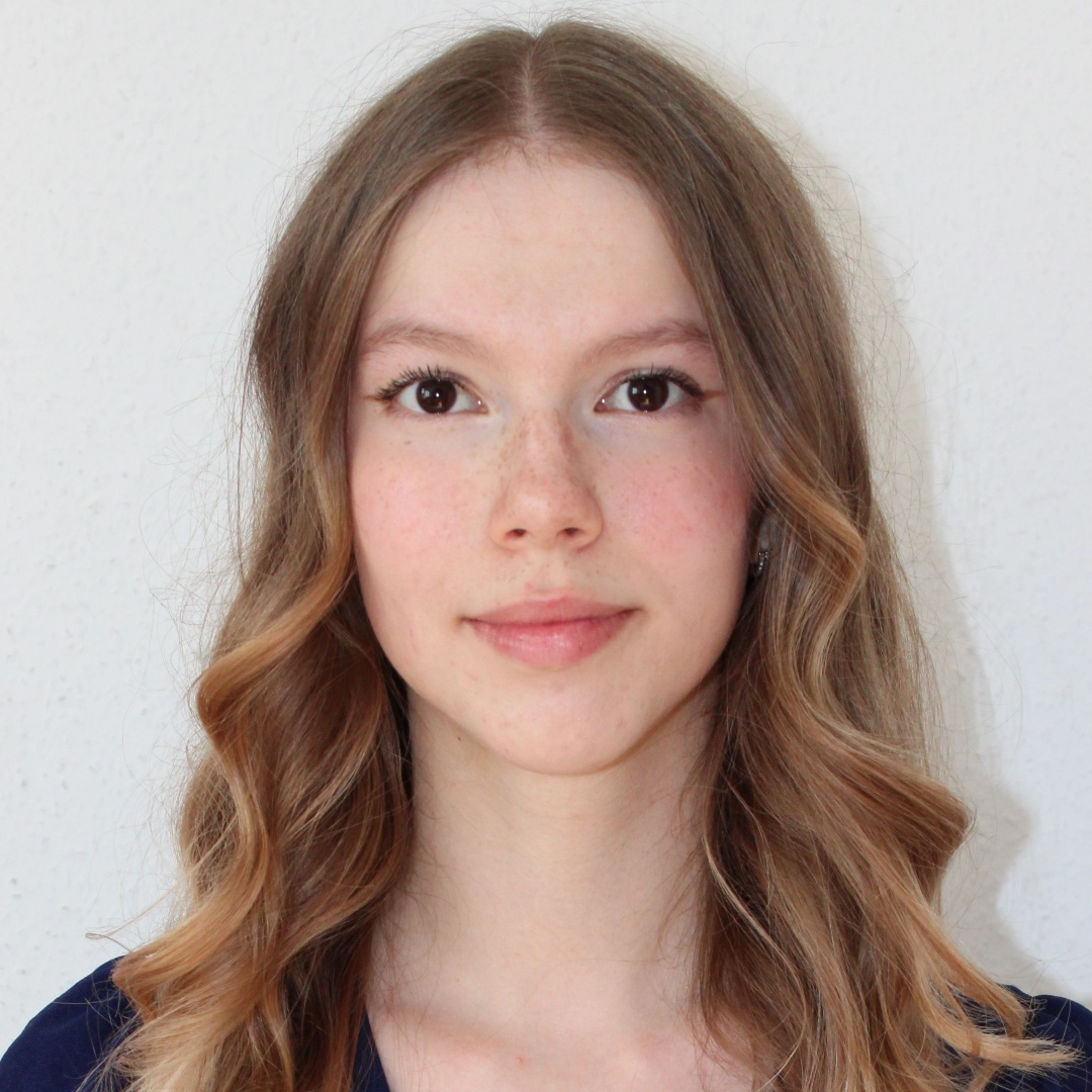 Tutor Eszter S.