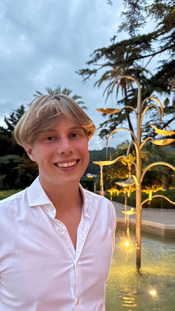 Tutor Christoffer N.
